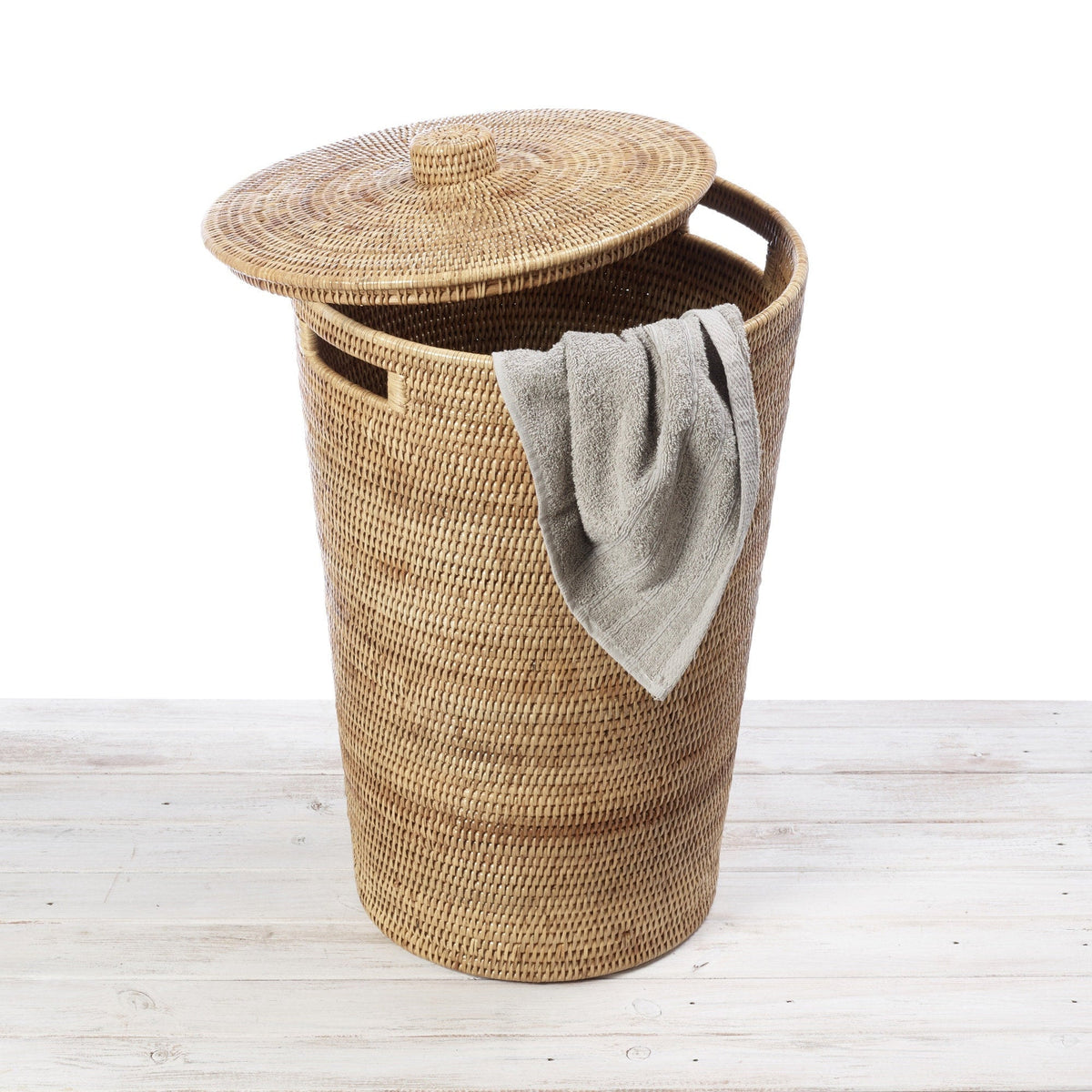 Rattan Tapered Laundry Basket / Hamper with Lid and Inset Handles