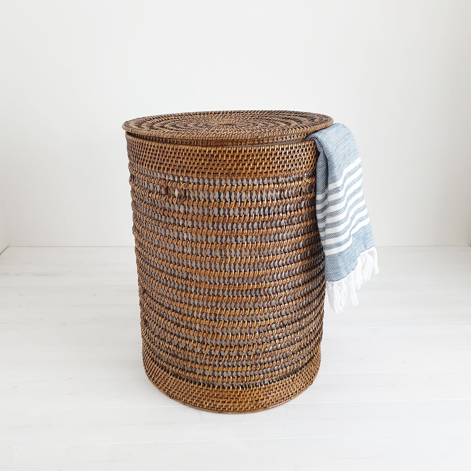 Rattan Lidded Spiral Weave Laundry Drum with Inner Cotton Liner