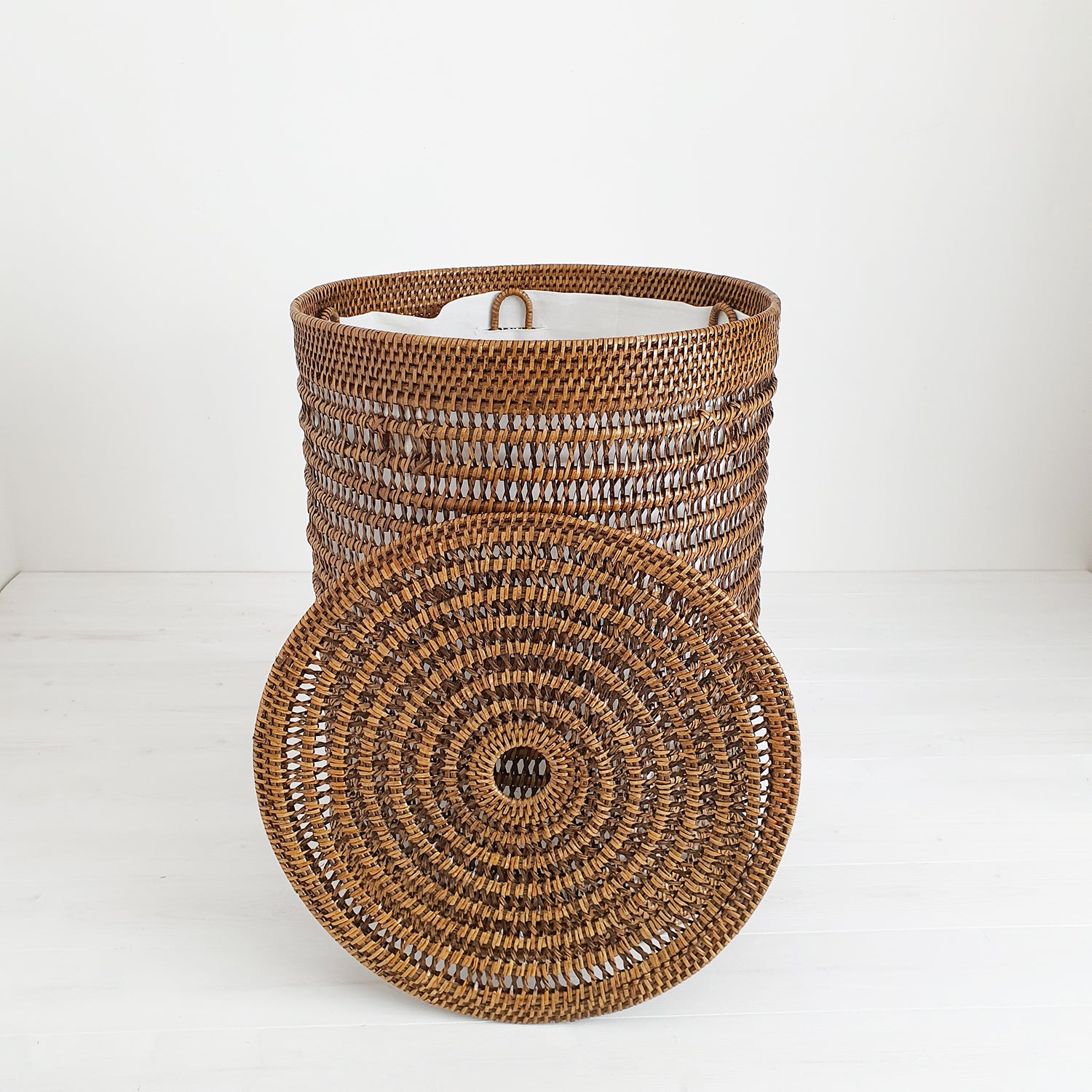 Rattan Lidded Spiral Weave Laundry Drum with Inner Cotton Liner