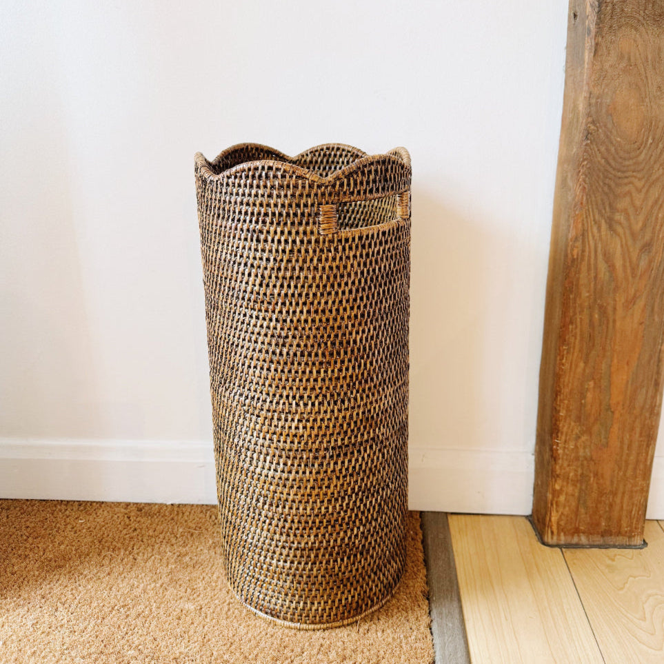 Scallop Rattan Umbrella Basket/ Umbrella Stand with Metal Liner
