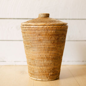 Rattan Large Lidded Waste Bin With Liner