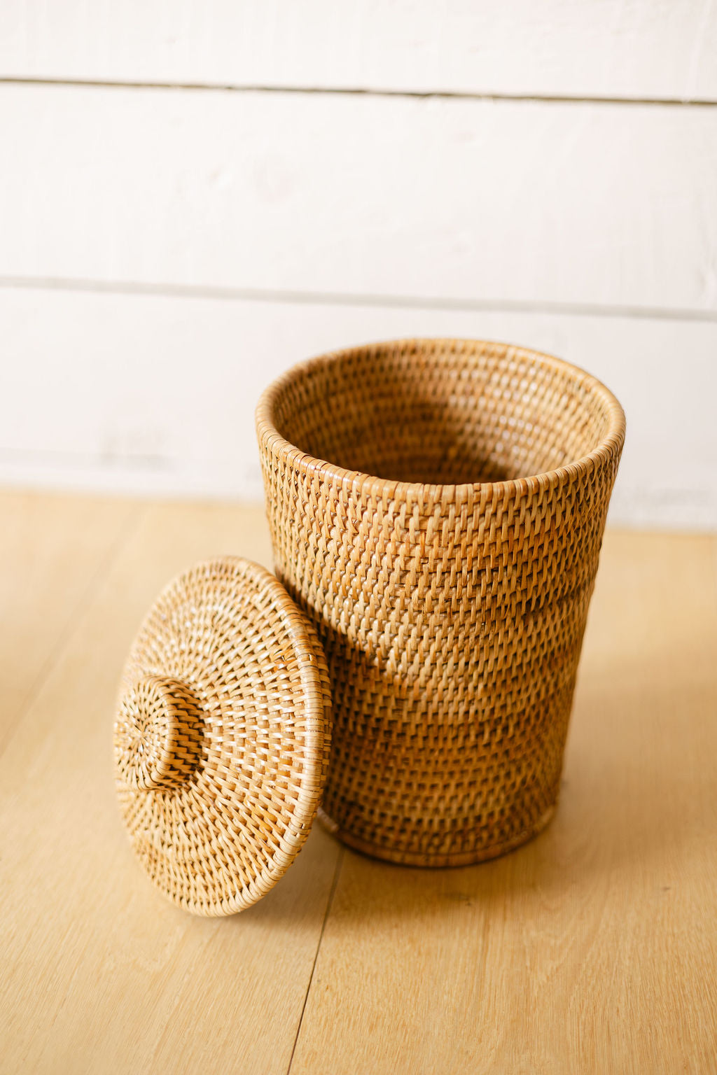 Rattan Small Waste Bin with Lid