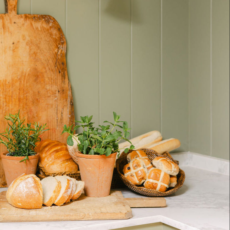 Rattan Scallop bread Basket with Cane Webbing