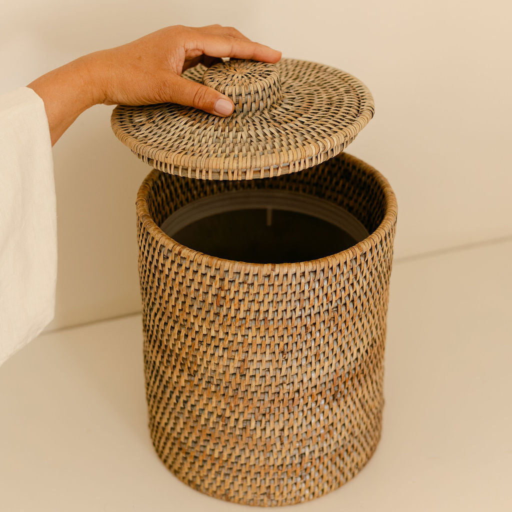Round Rattan Waste Bin with Lid & Liner