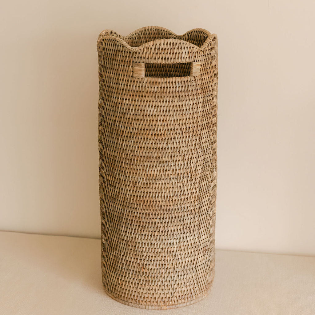 Scallop Rattan Umbrella Basket/ Umbrella Stand with Metal Liner