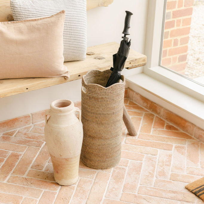 Scallop Rattan Umbrella Basket/ Umbrella Stand with Metal Liner